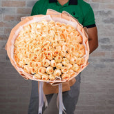 Say Yes 100 Roses Love Story